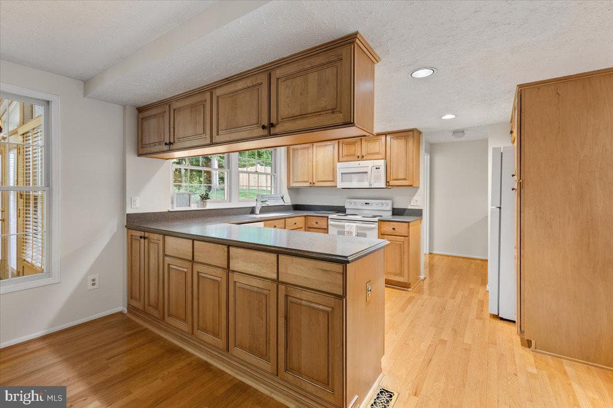 7805 Roundabout Way photo 14