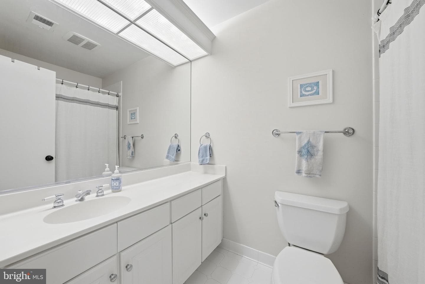 2111 Statute Lane photo 32