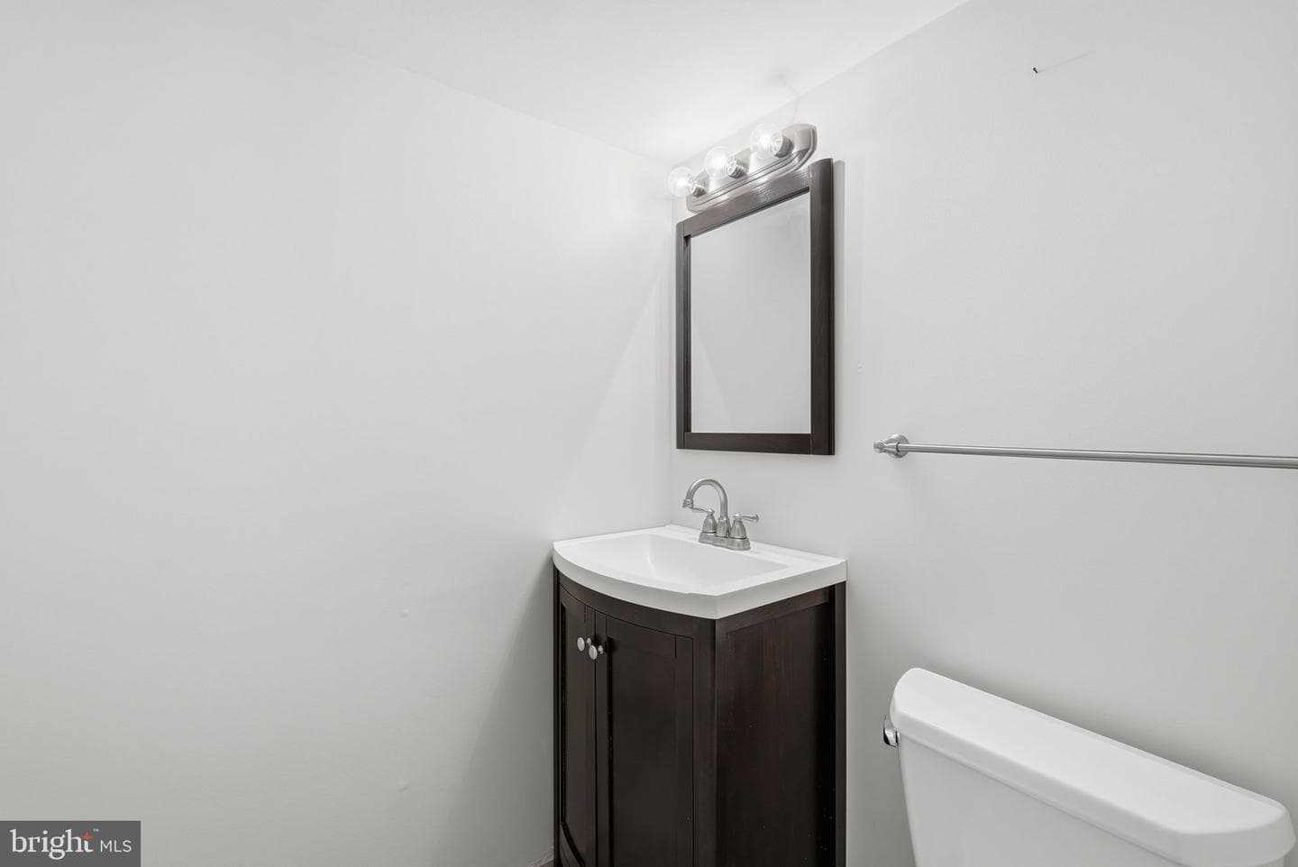 2111 Statute Lane photo 43