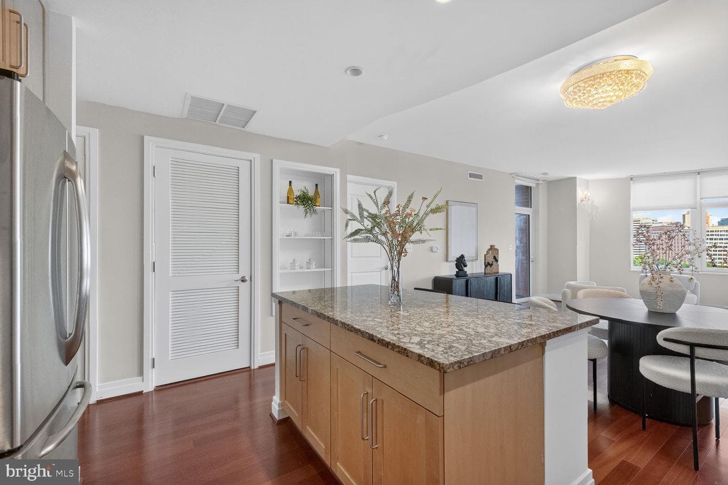 8220 Crestwood Heights Drive #1411 photo 8
