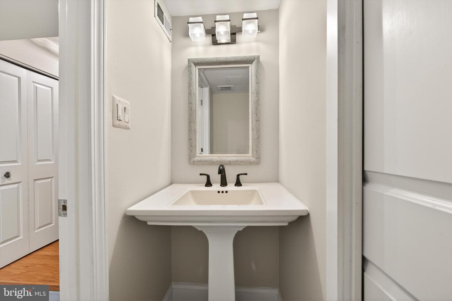 1816 Ivy Oak Square #47 photo 16