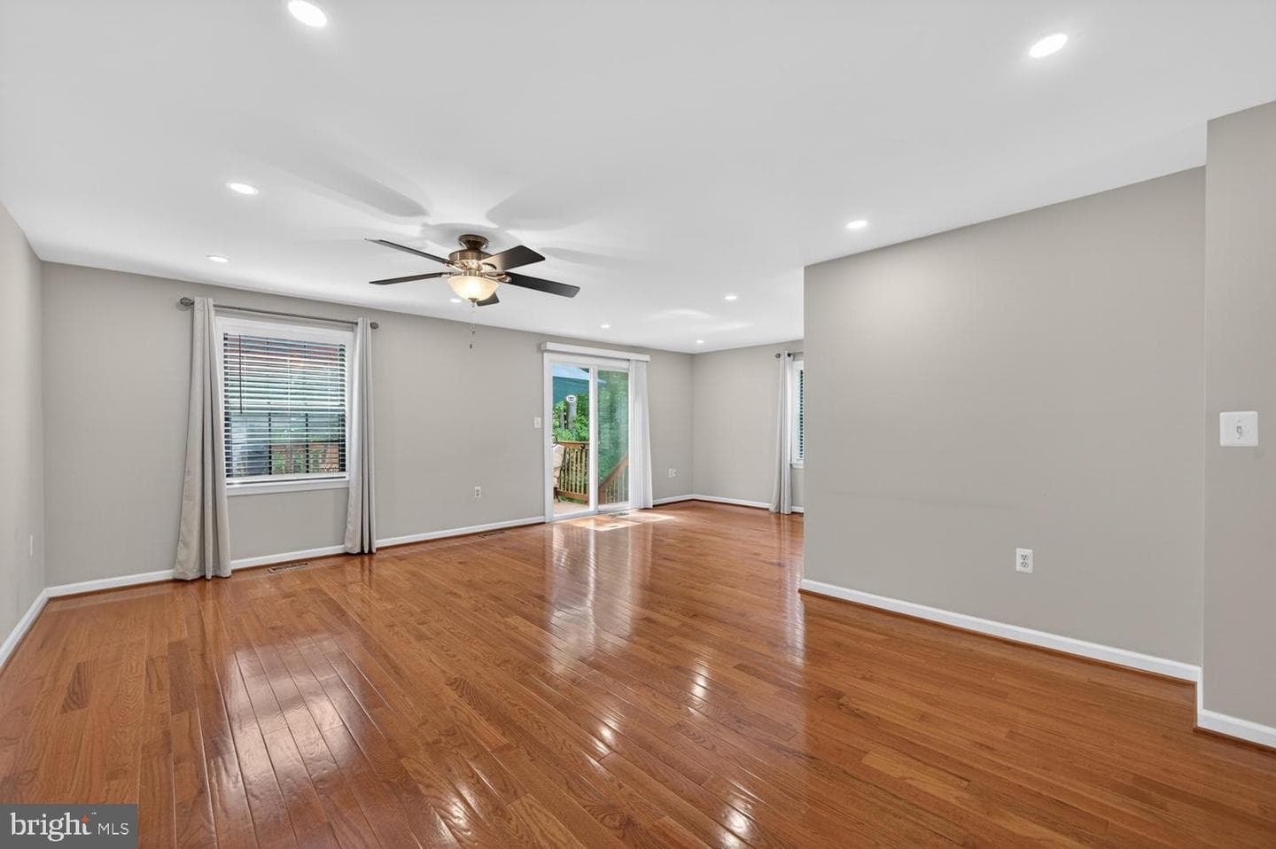 6059 Clerkenwell Court photo 3