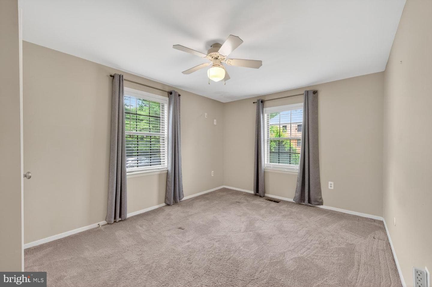 6059 Clerkenwell Court photo 31