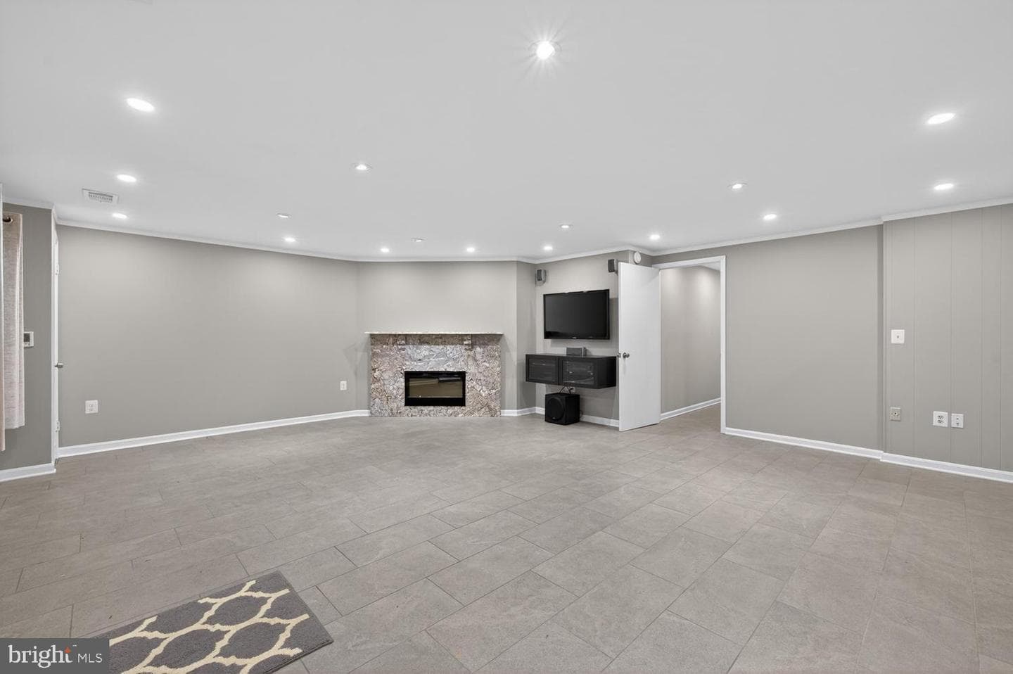 6059 Clerkenwell Court photo 34