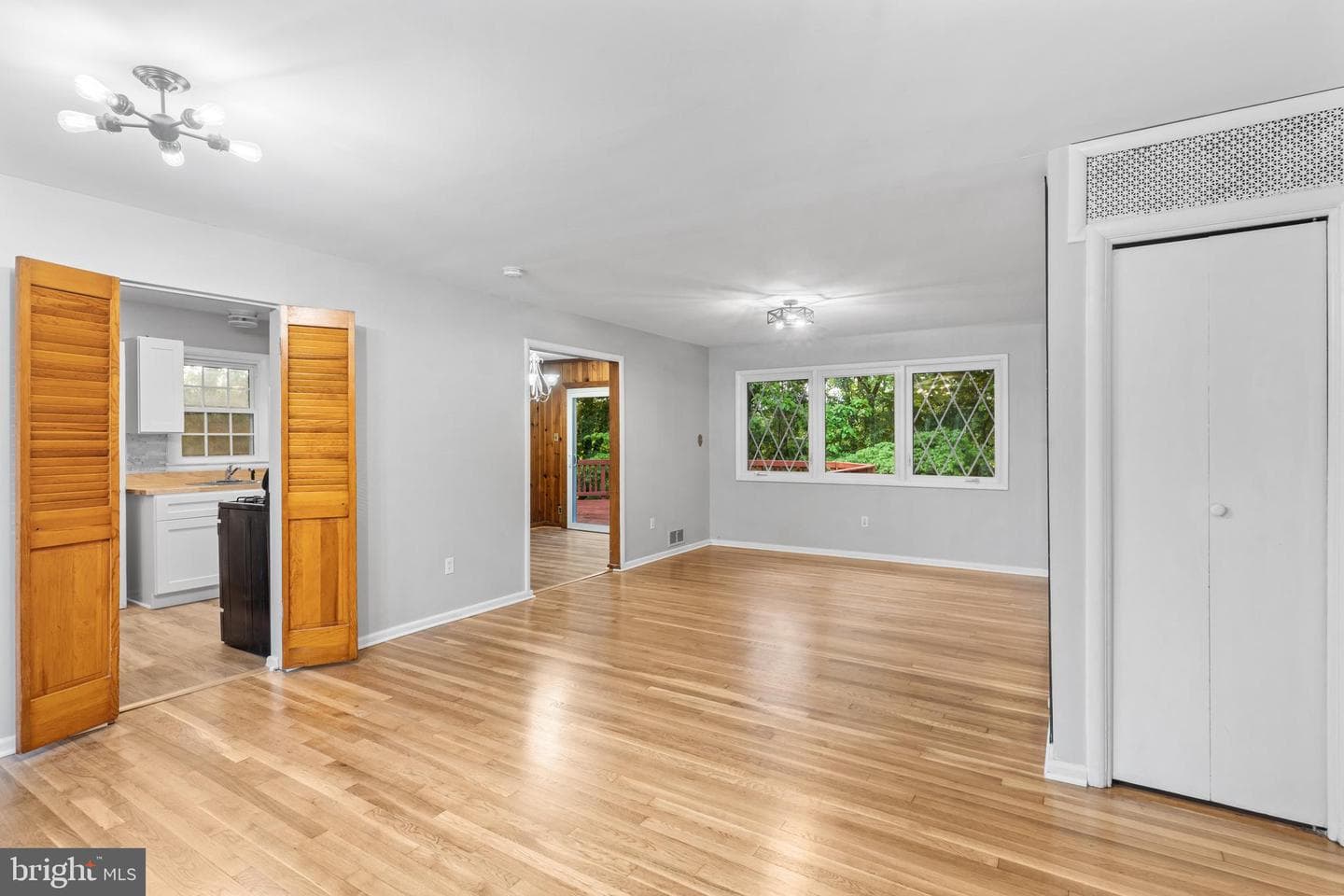 6705 Jerome Street photo 5