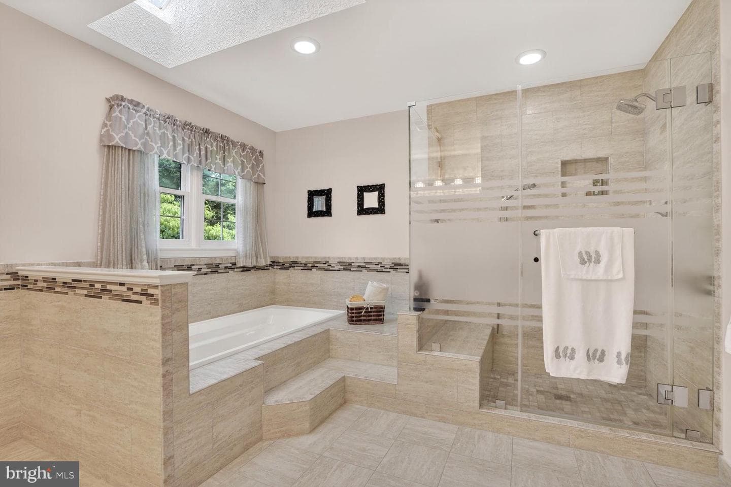 8844 Silverline Drive photo 28