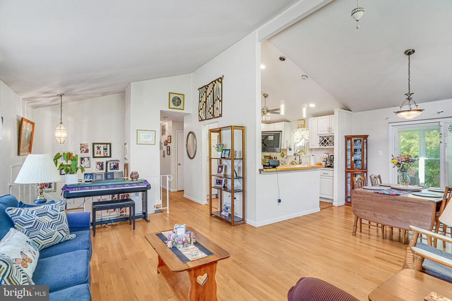 8622 Kenilworth Drive photo 3