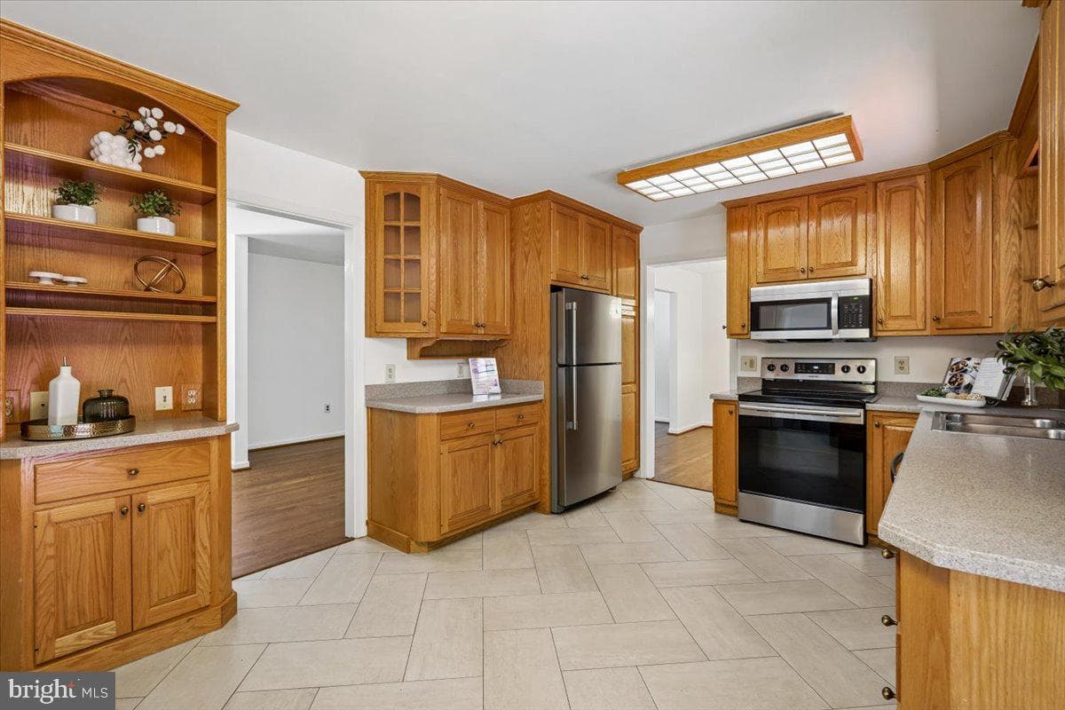 4945 Gainsborough Drive photo 21