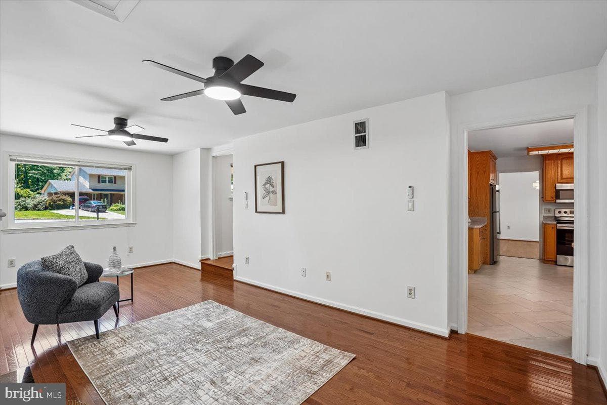 4945 Gainsborough Drive photo 24