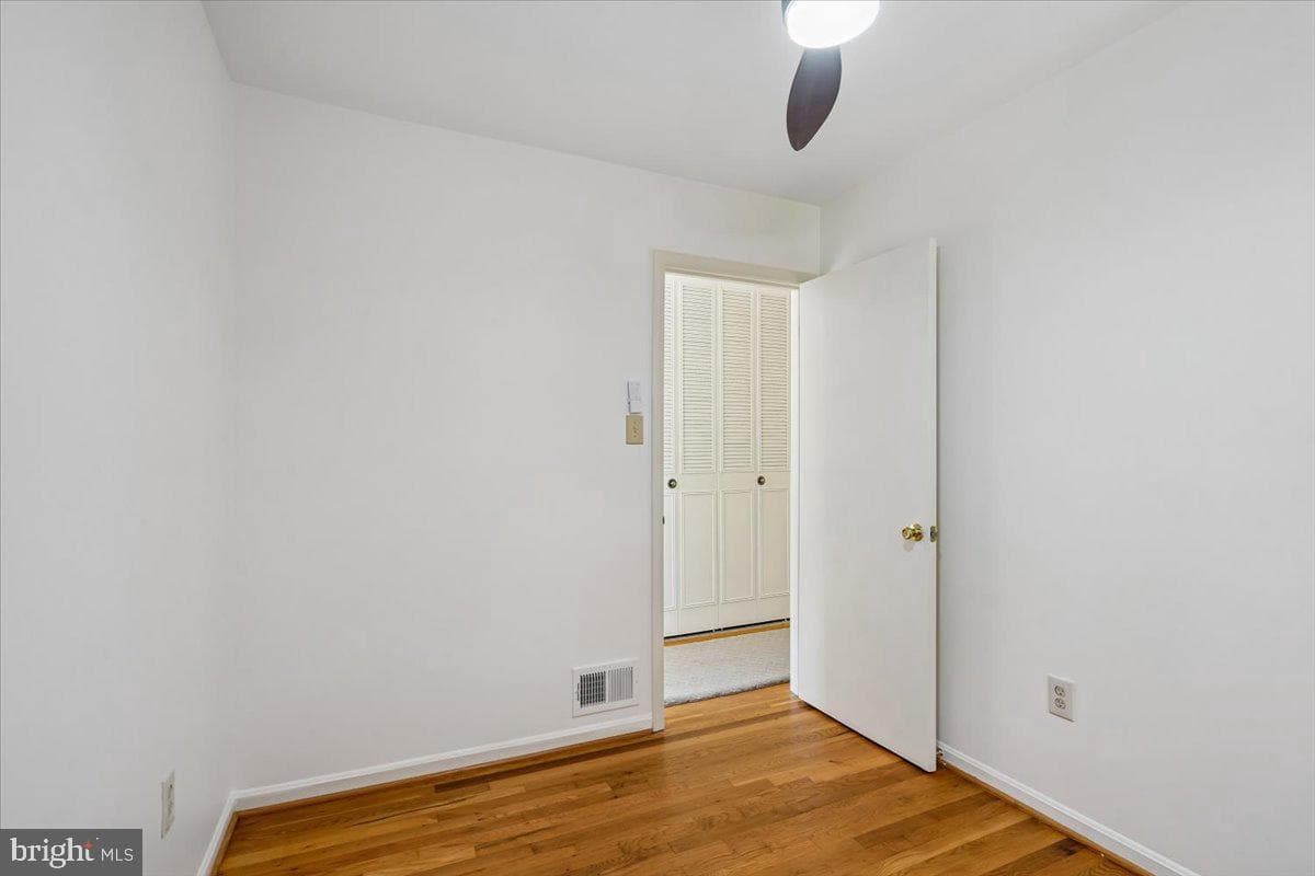 4945 Gainsborough Drive photo 33