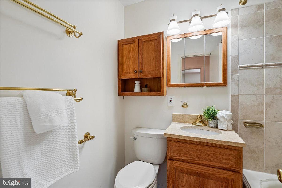 4945 Gainsborough Drive photo 41
