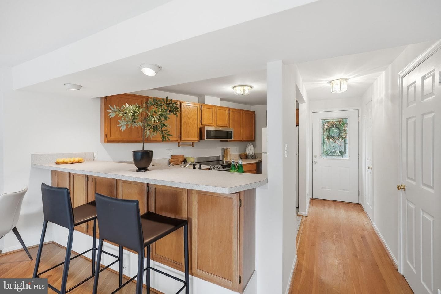 1686 Oaktree Court photo 7