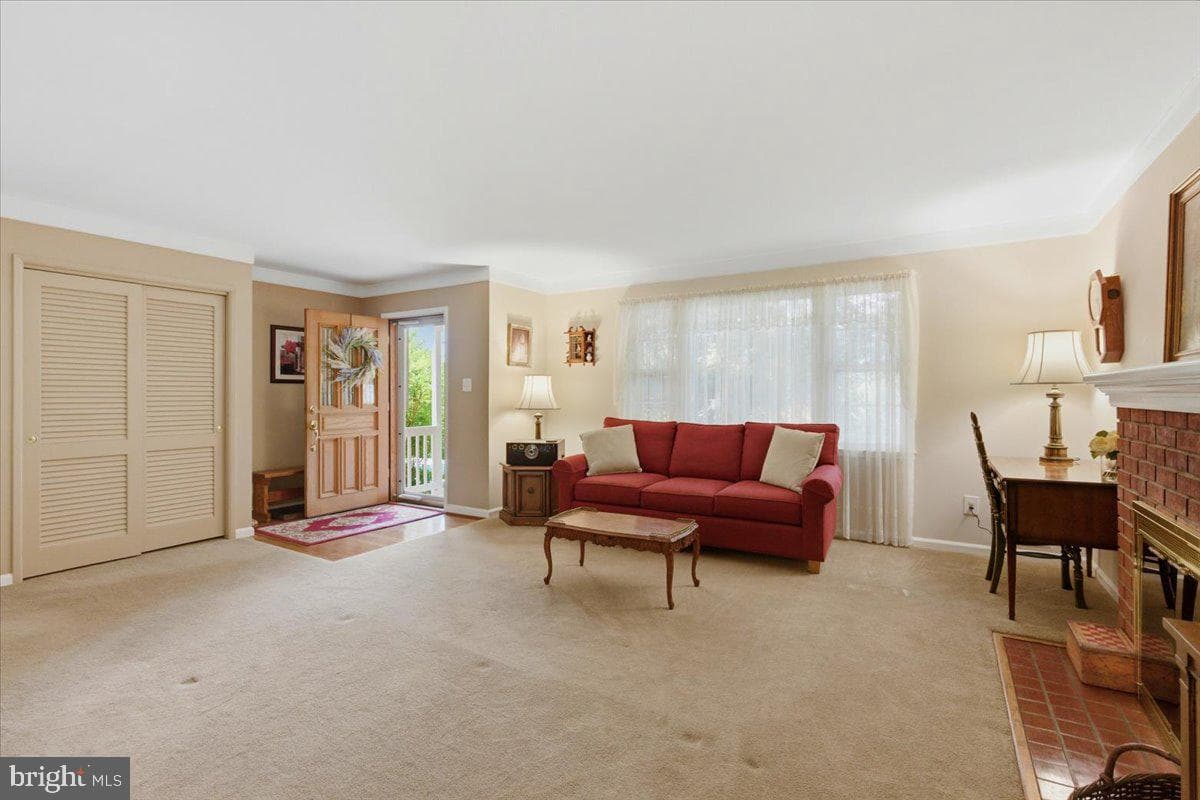 4703 Exeter Street photo 6