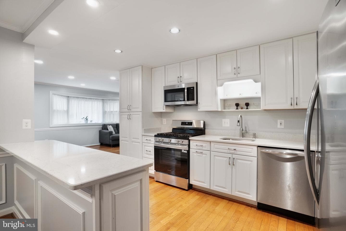 7558 Park Lane photo 9