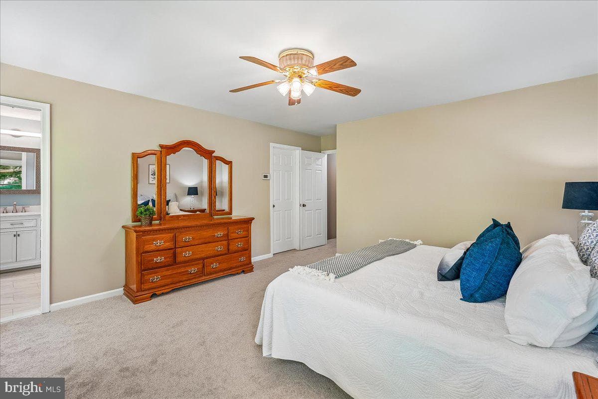 10033 Glencroft Ct photo 24