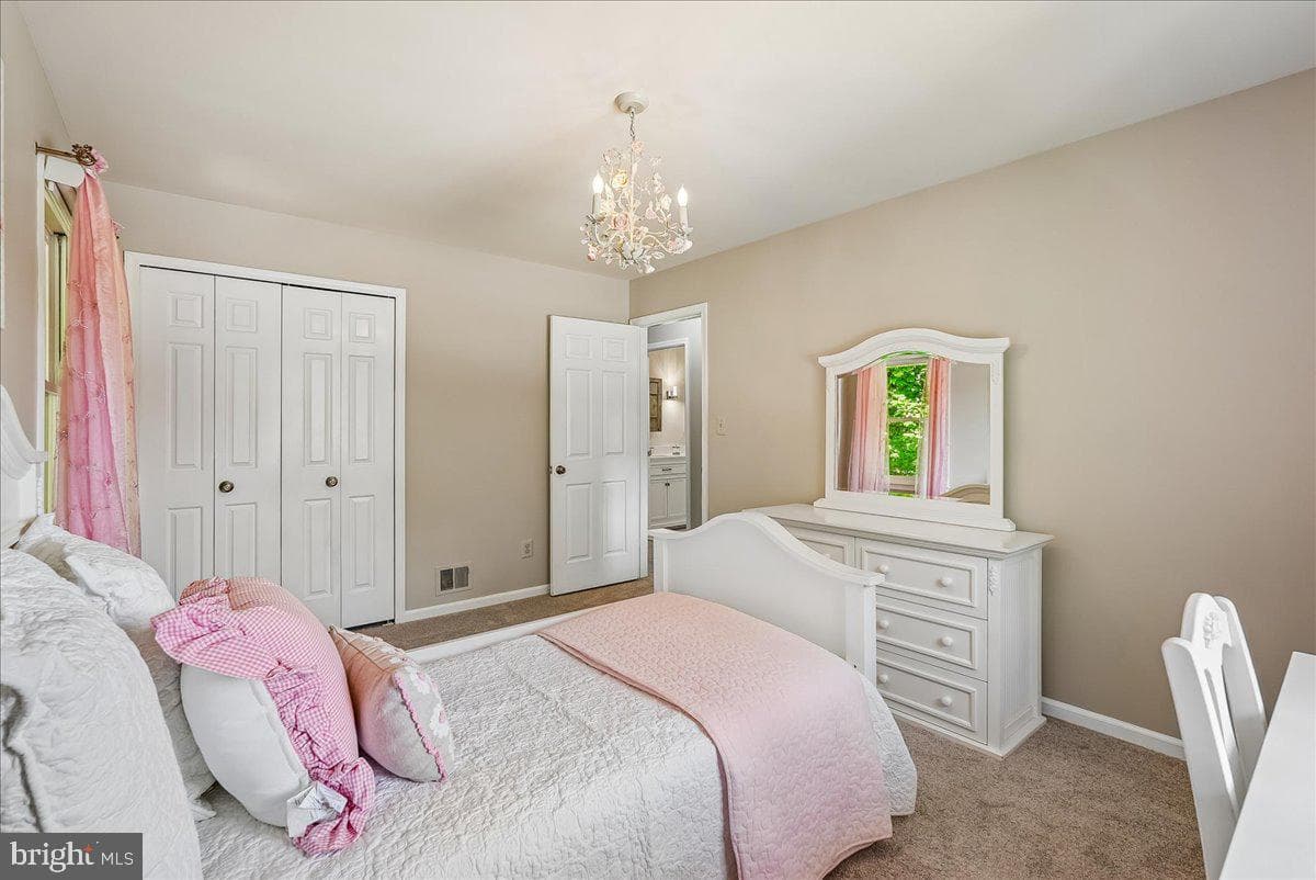 10033 Glencroft Ct photo 31
