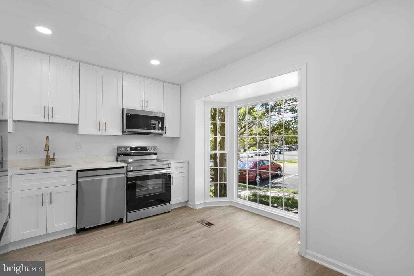 4543 Pinecrest Heights Drive photo 13