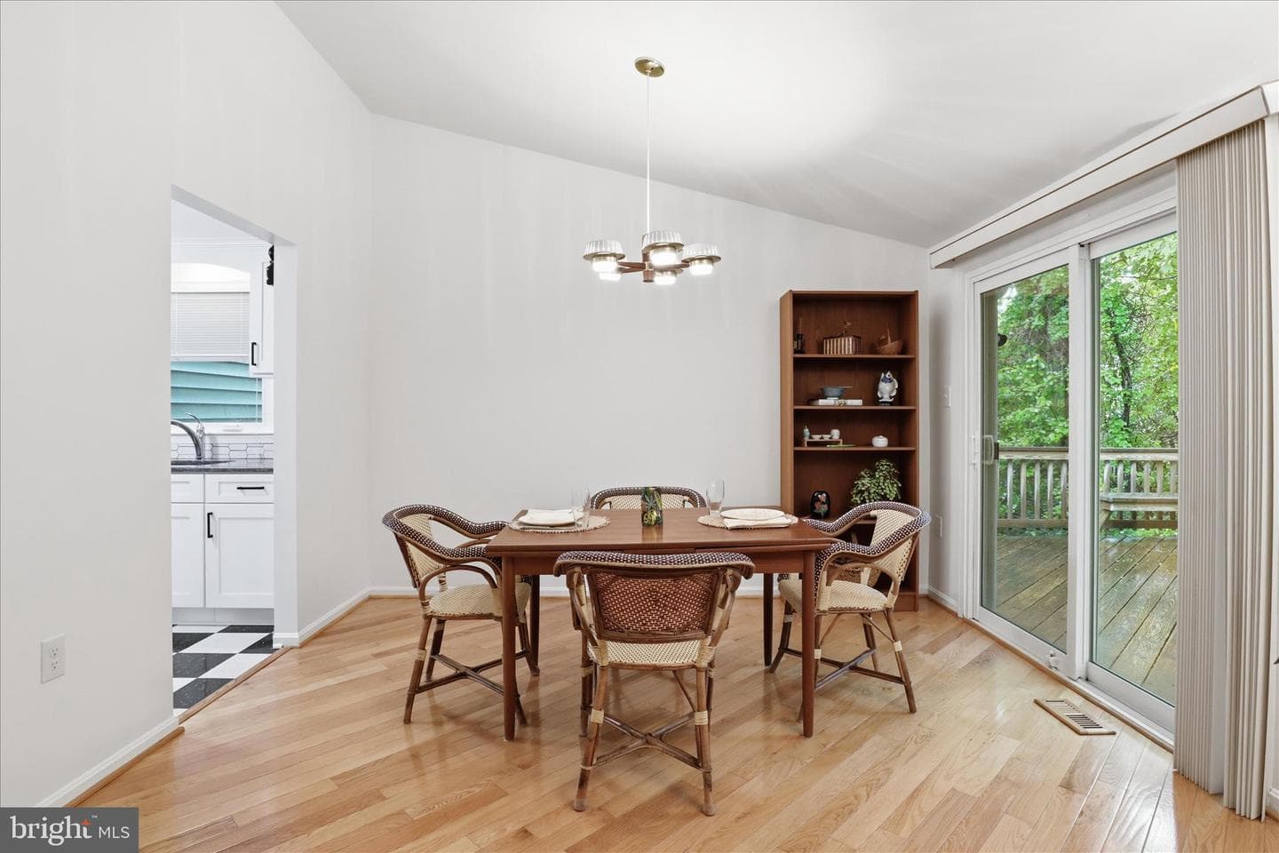 5967 New England Woods Drive photo 8