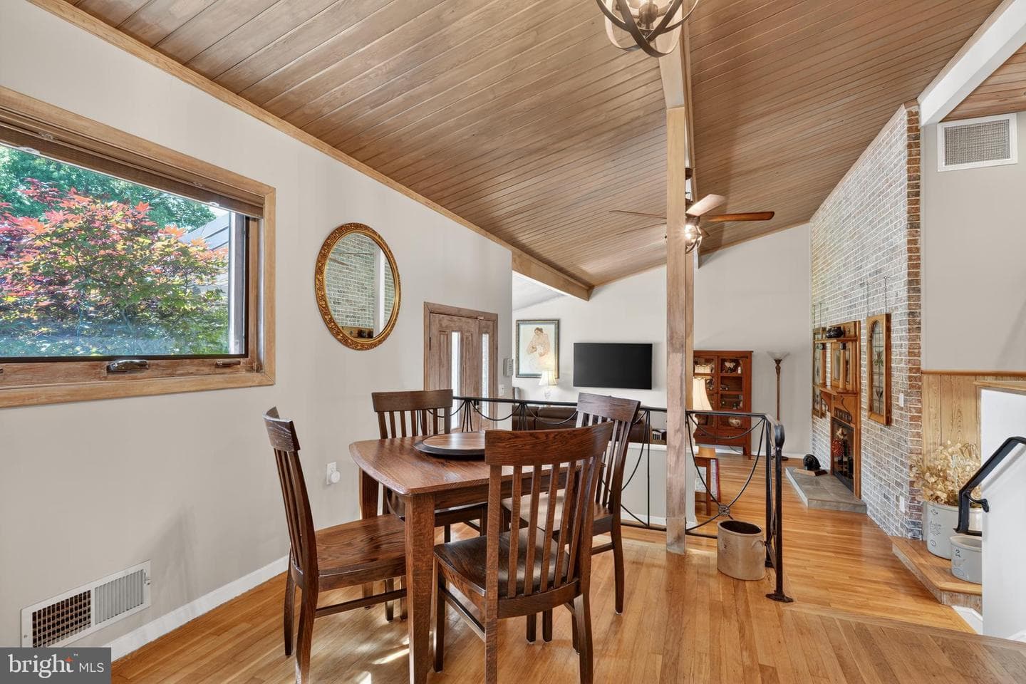 8904 Stratford Ln photo 14