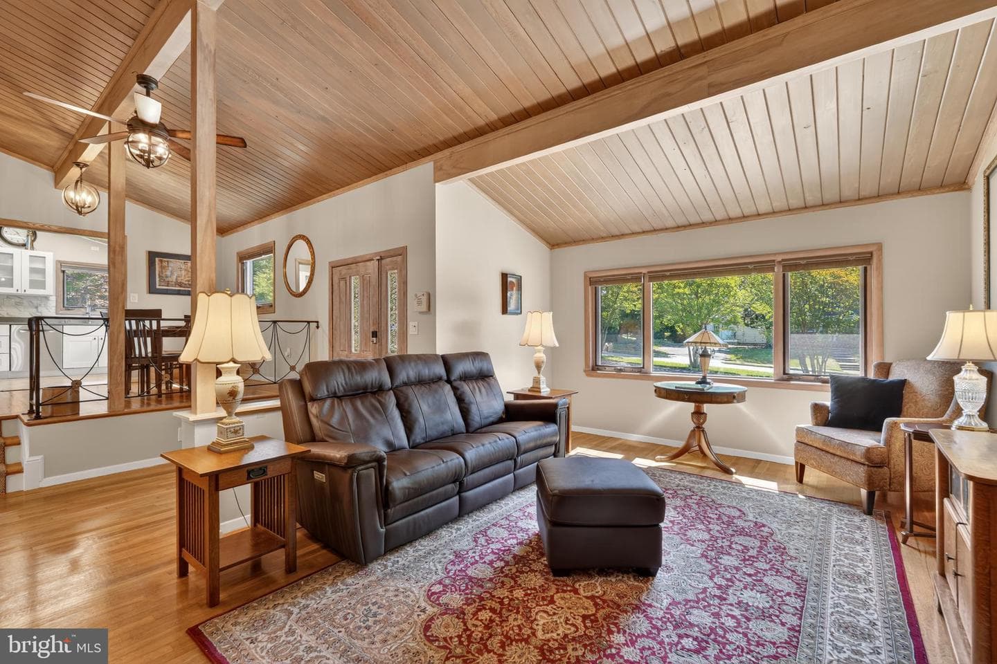 8904 Stratford Ln photo 17