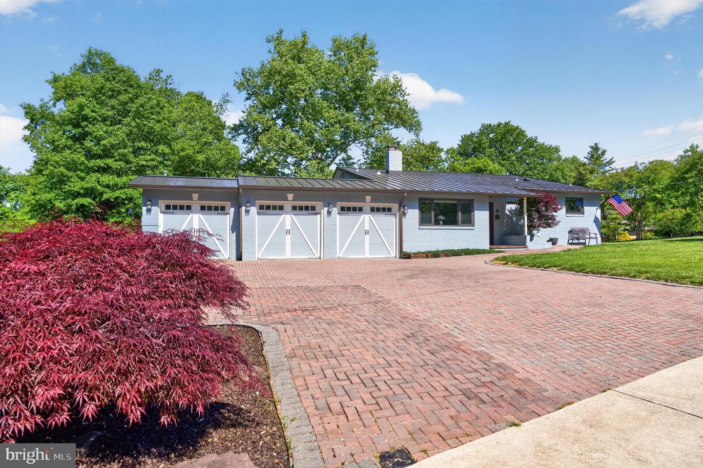 8904 Stratford Ln photo 2