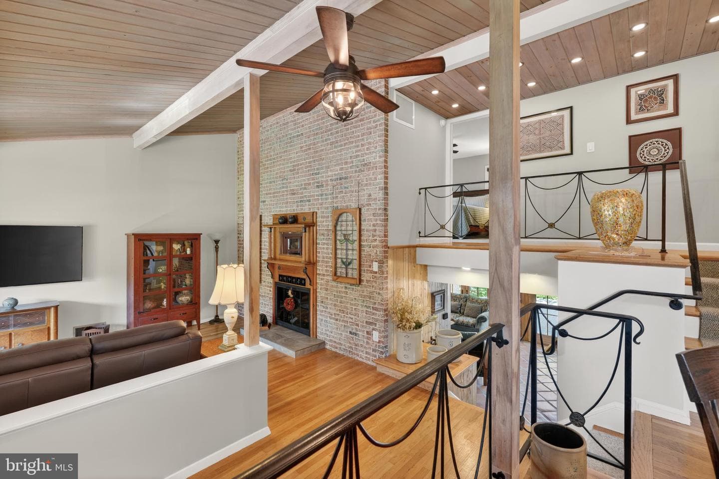 8904 Stratford Ln photo 23