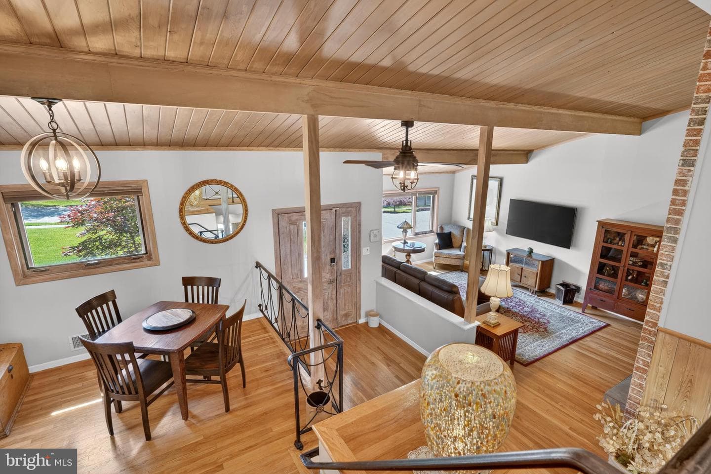 8904 Stratford Ln photo 25