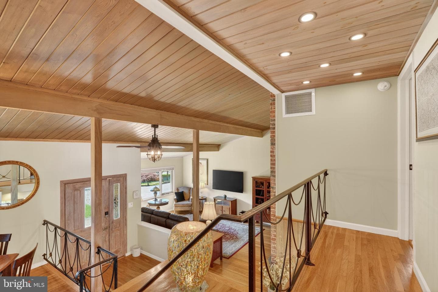 8904 Stratford Ln photo 28