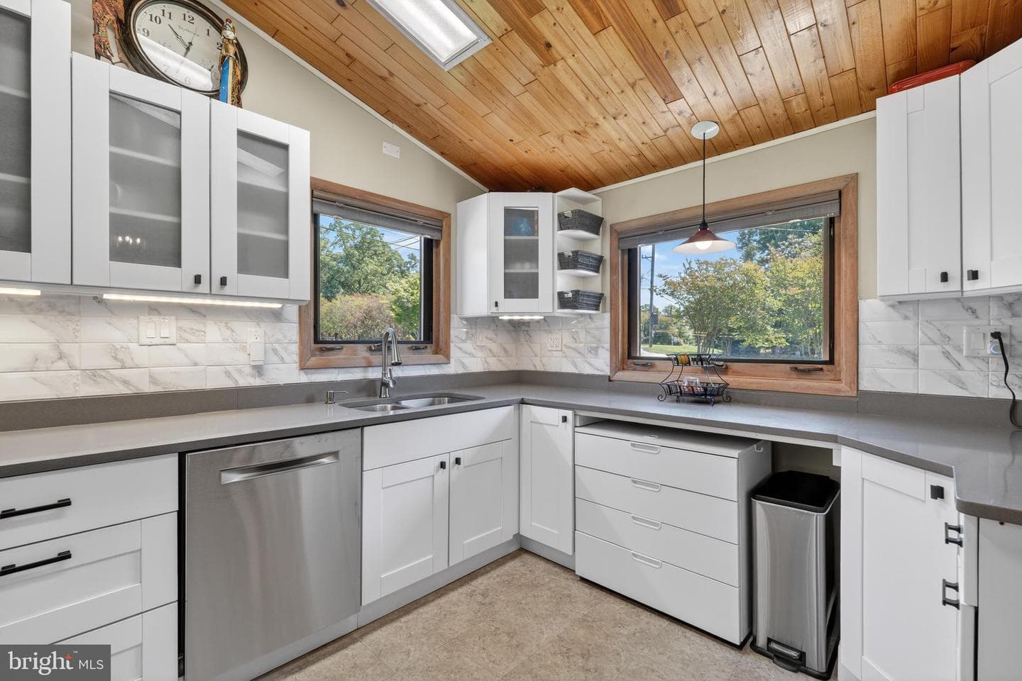 8904 Stratford Ln photo 31