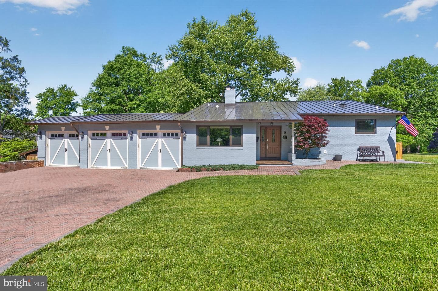 8904 Stratford Ln photo 4