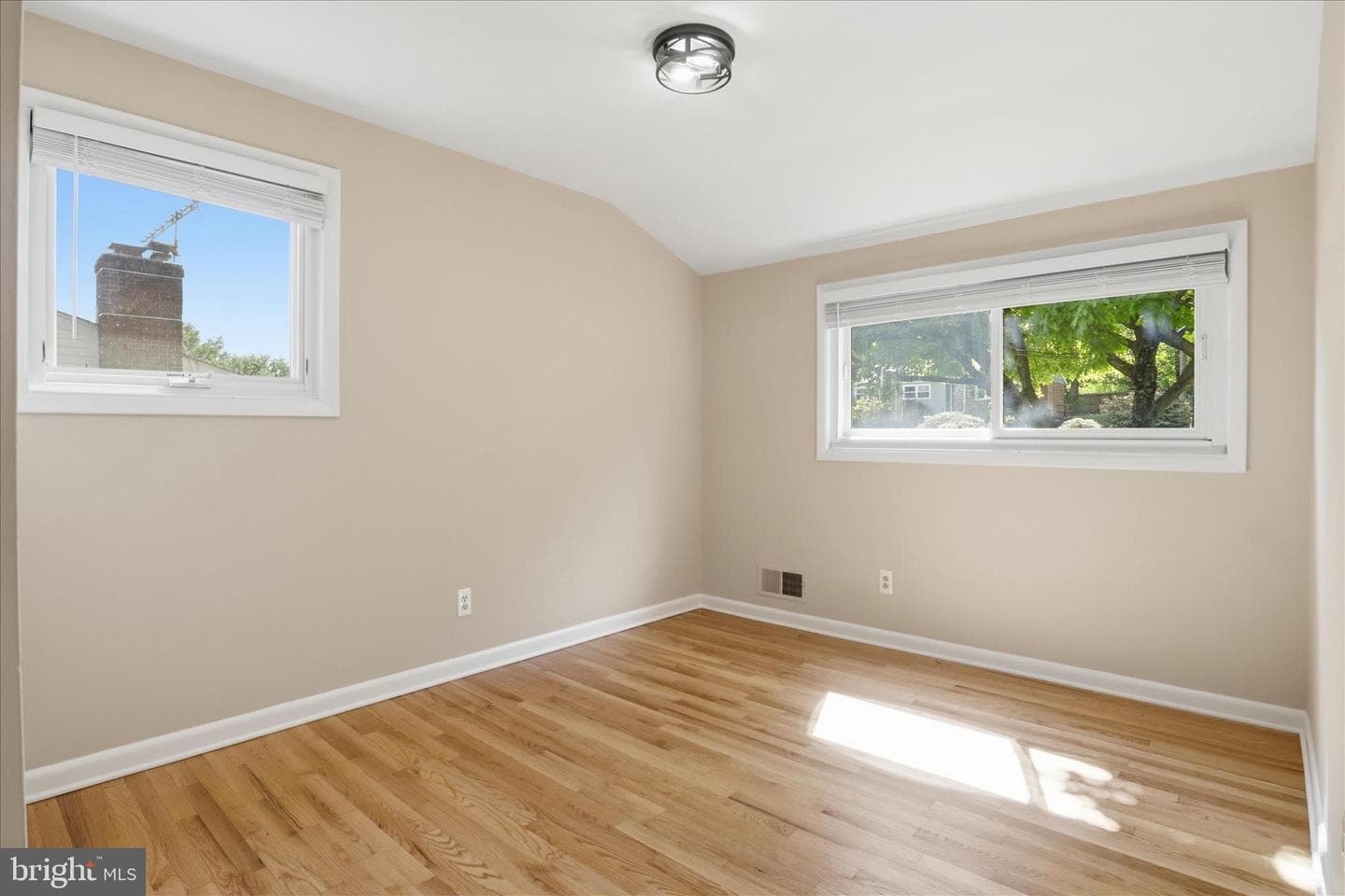 2026 Dexter Dr photo 16