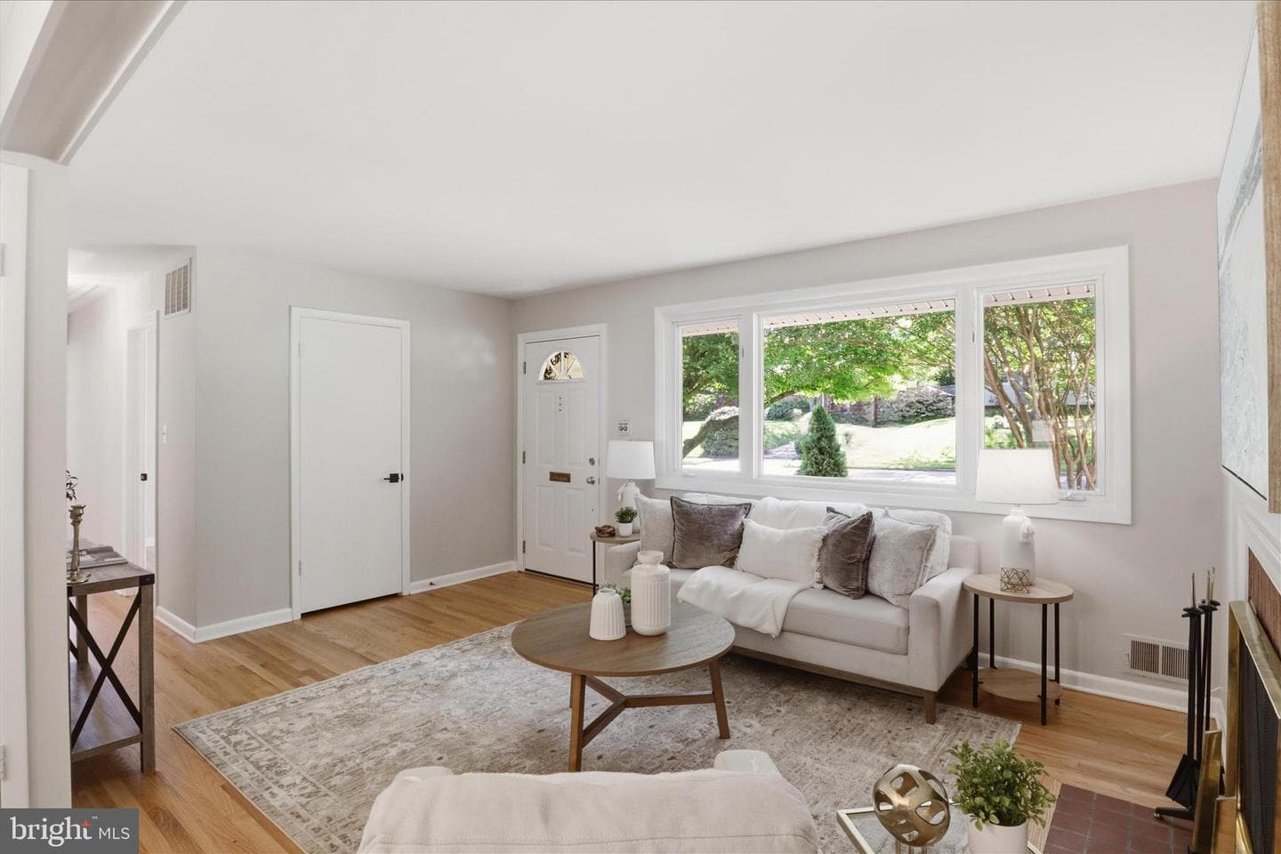 2026 Dexter Dr photo 8