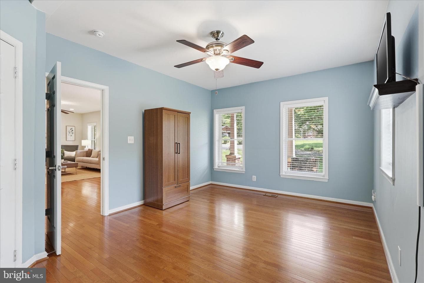 6256 Woodfair Drive photo 13