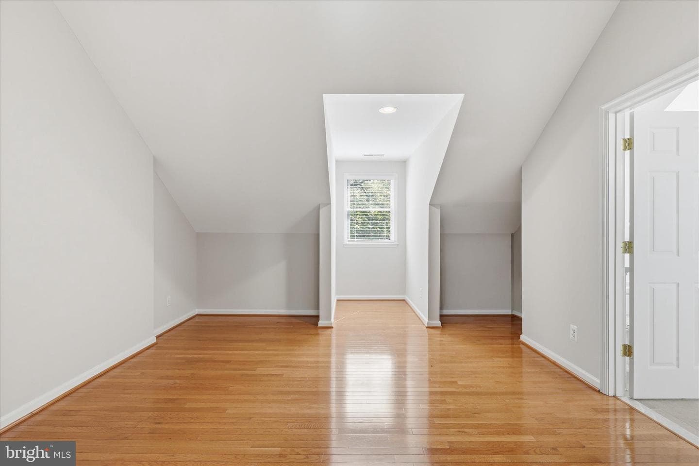 6256 Woodfair Drive photo 25