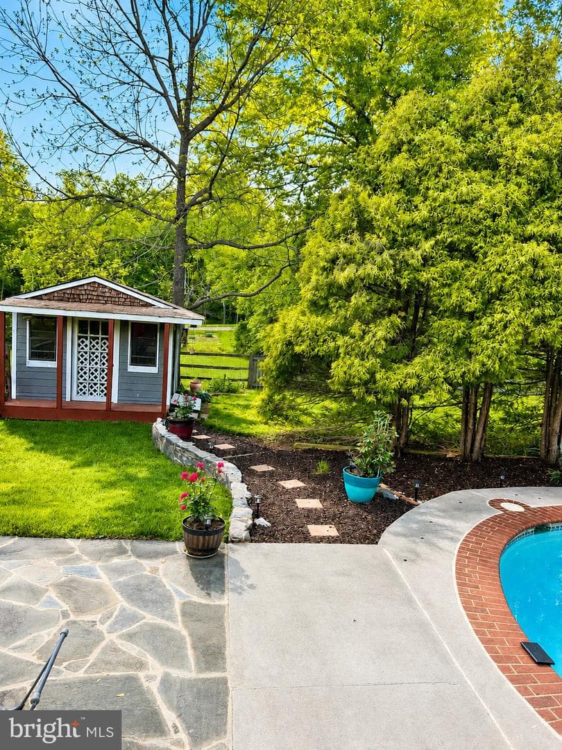 6256 Woodfair Drive photo 34