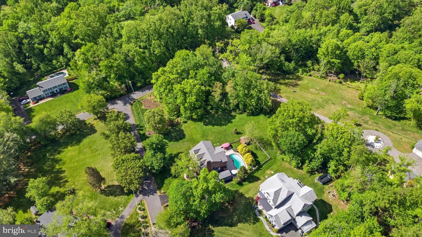 6256 Woodfair Drive photo 40