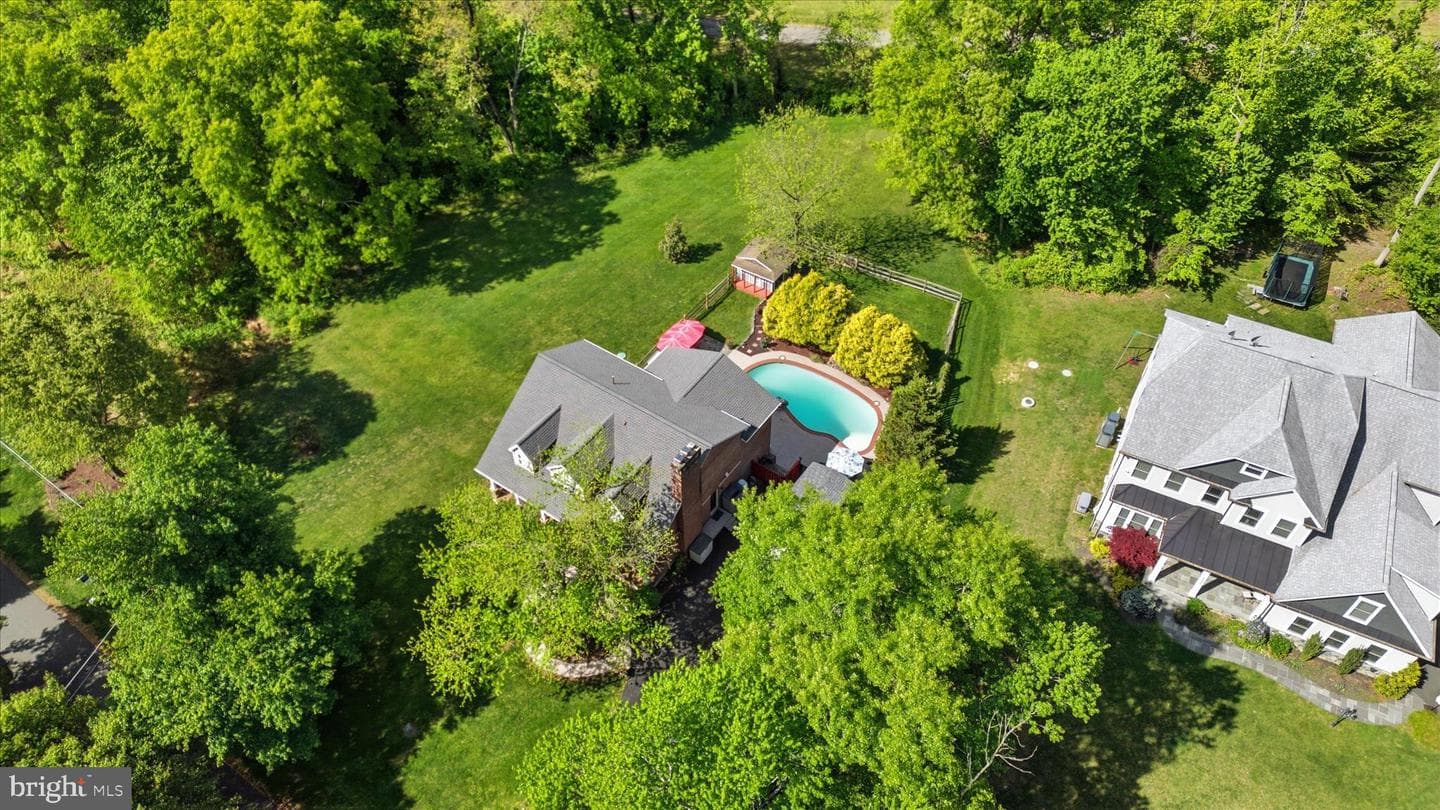6256 Woodfair Drive photo 42