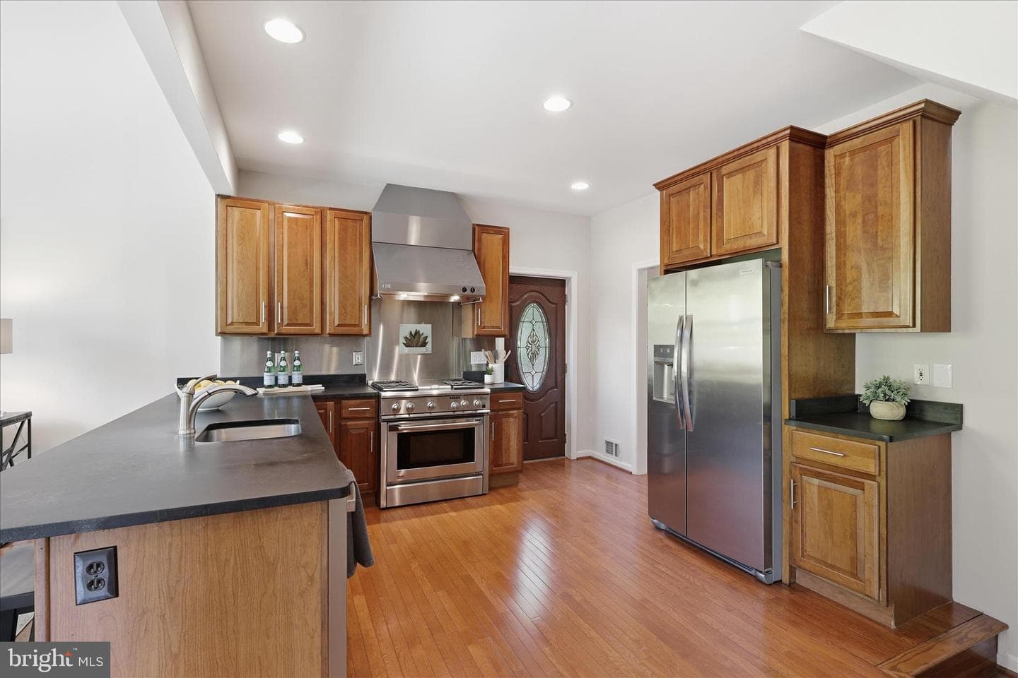 6256 Woodfair Drive photo 9