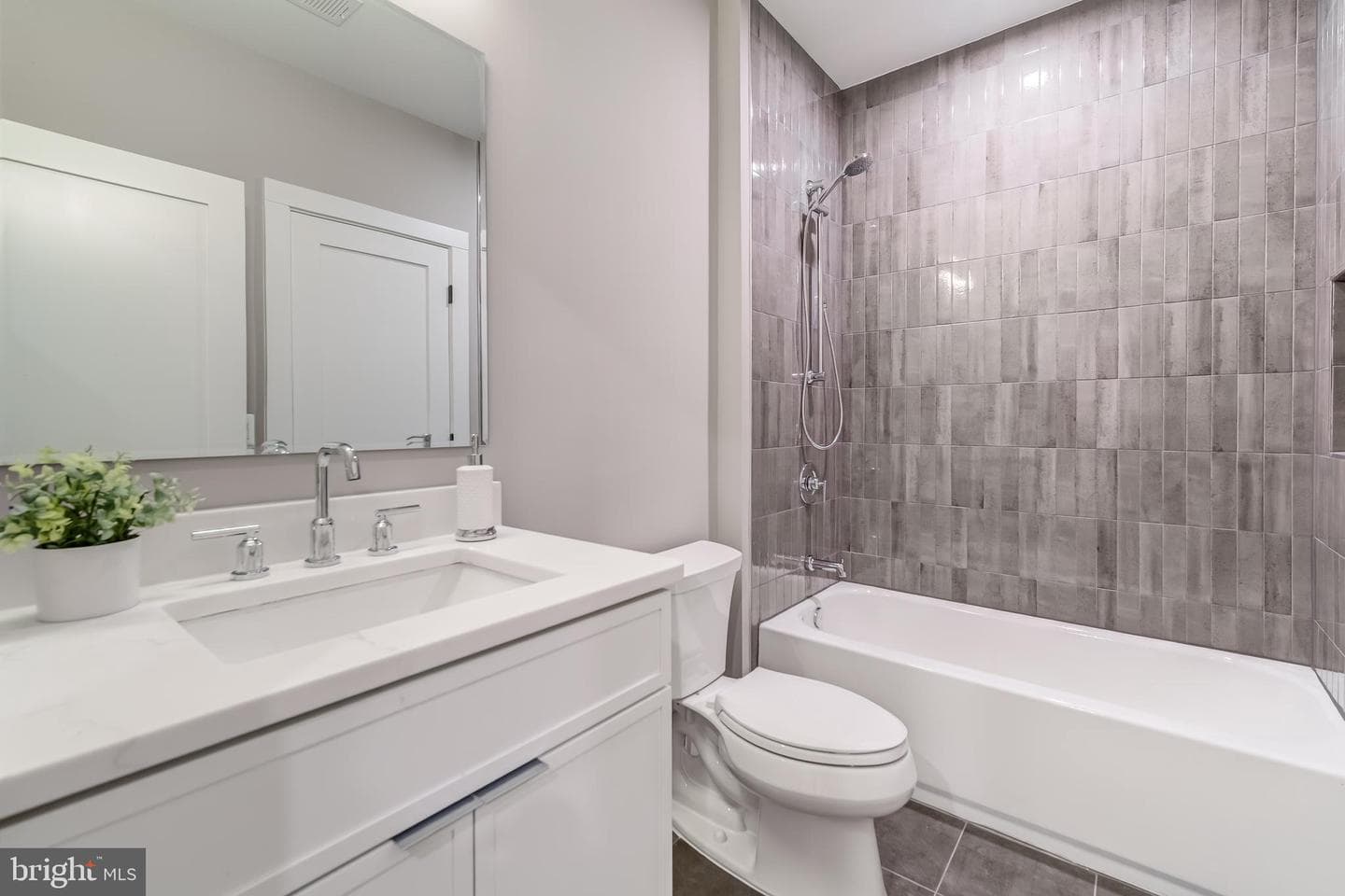 506 Kingsley Road SW photo 122
