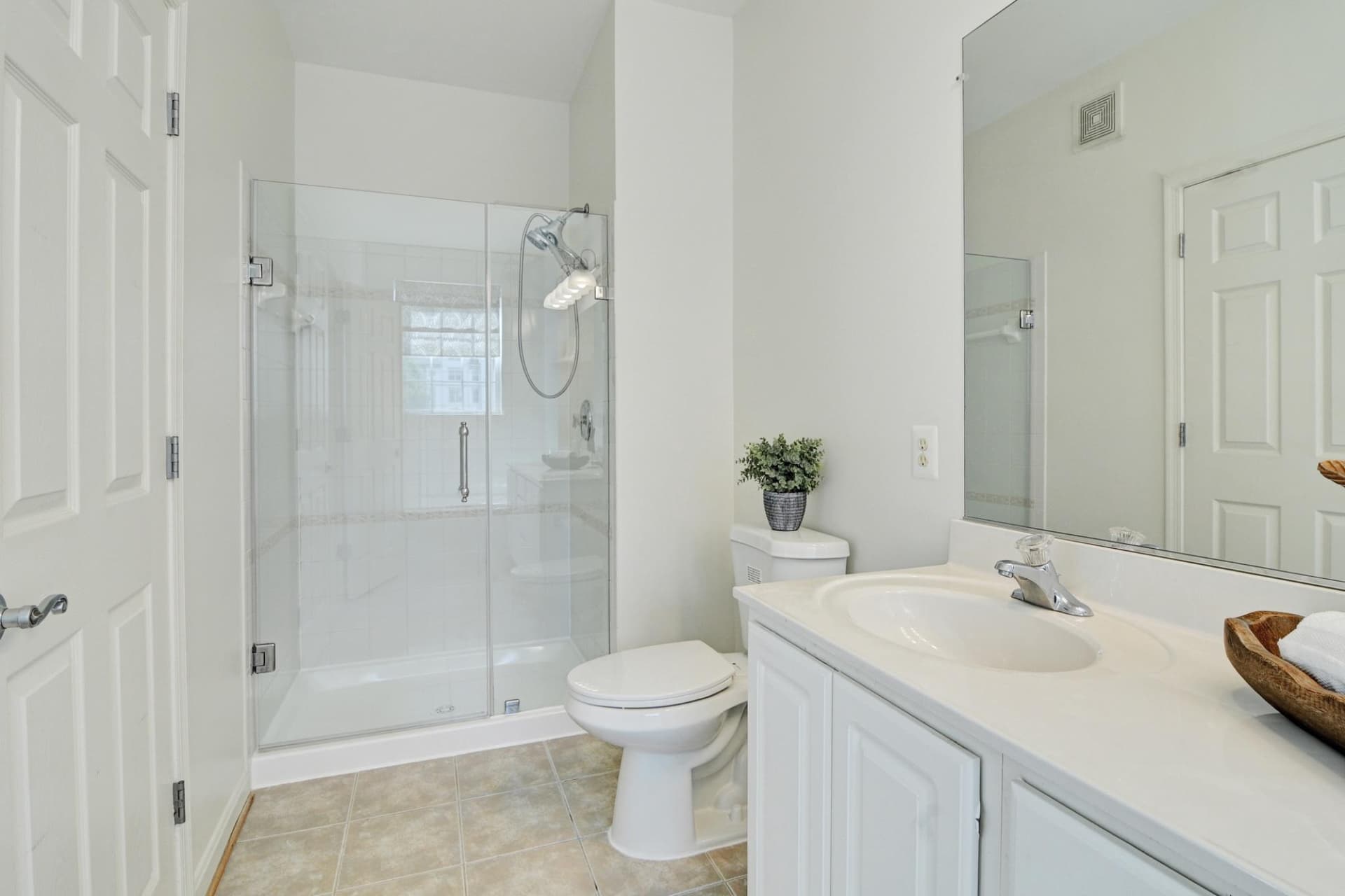 4151 Castlecary Lane #301 photo 32
