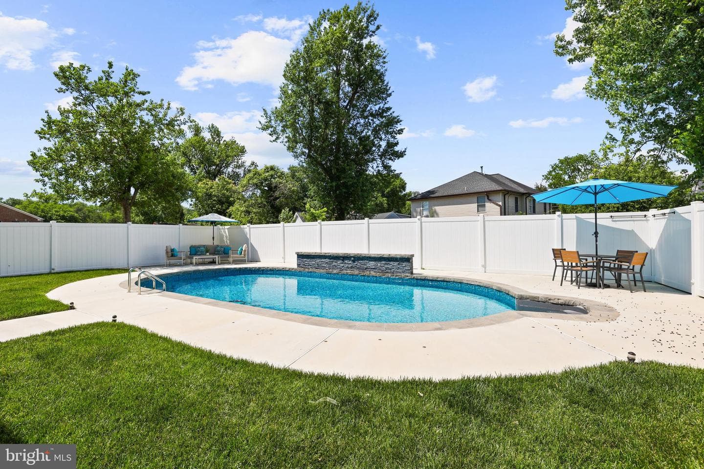6925 Barrett Road photo 47