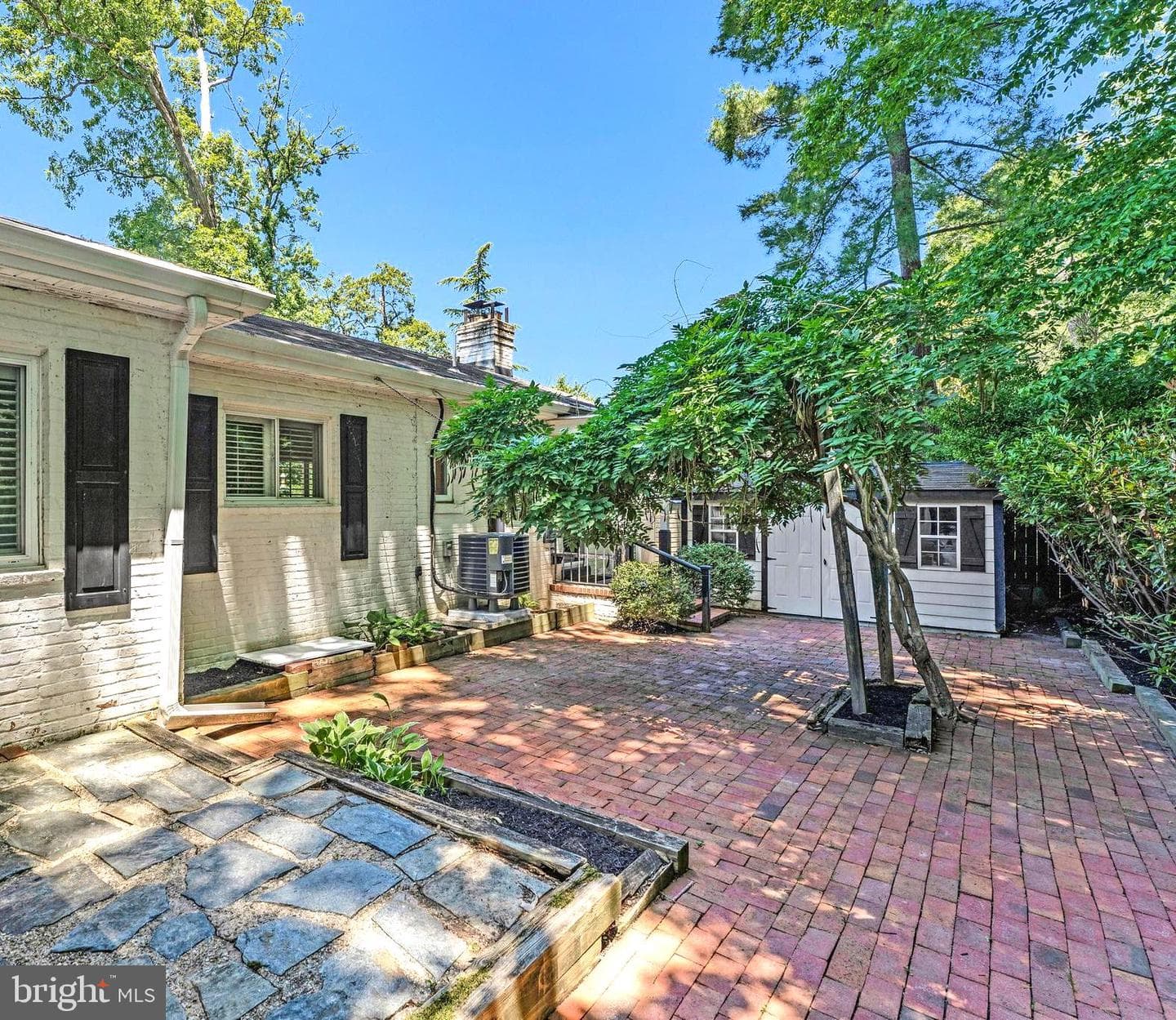 8601 Mount Zephyr Drive photo 34