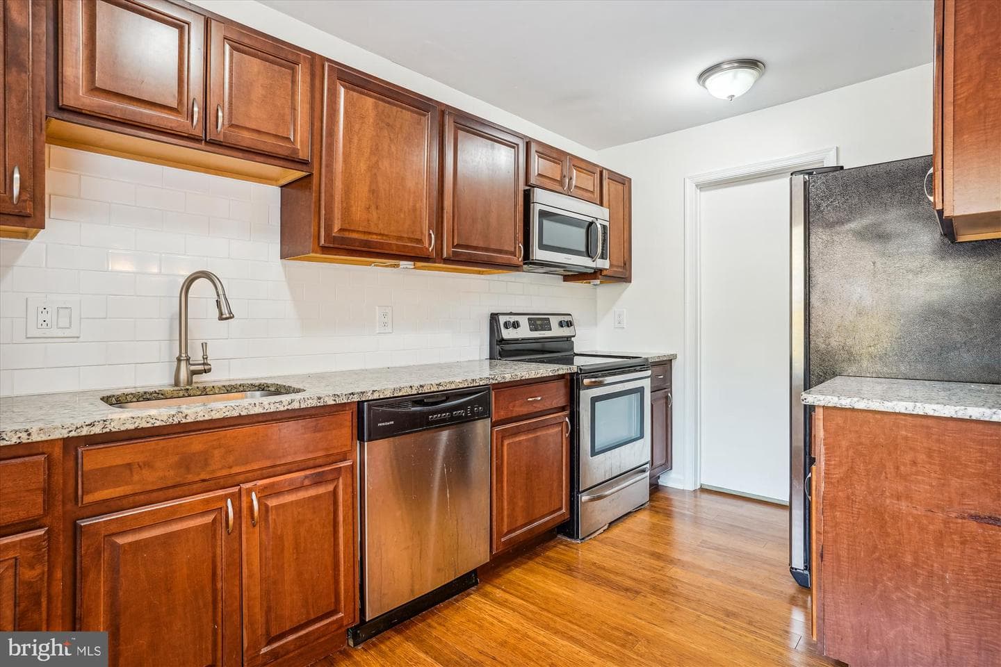 9082 Arlington Boulevard photo 14