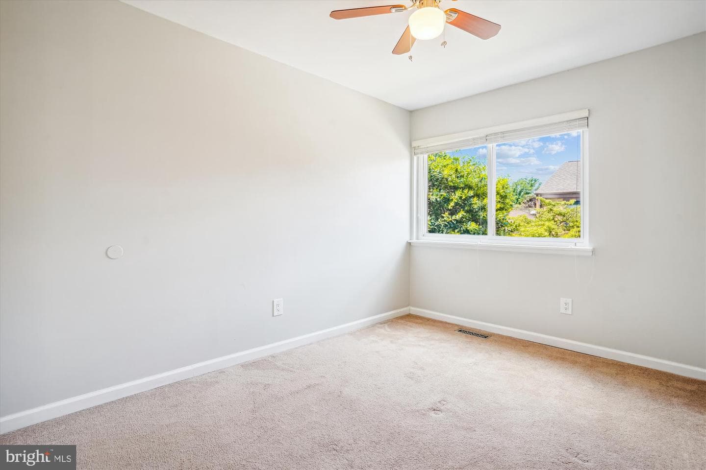 9082 Arlington Boulevard photo 25