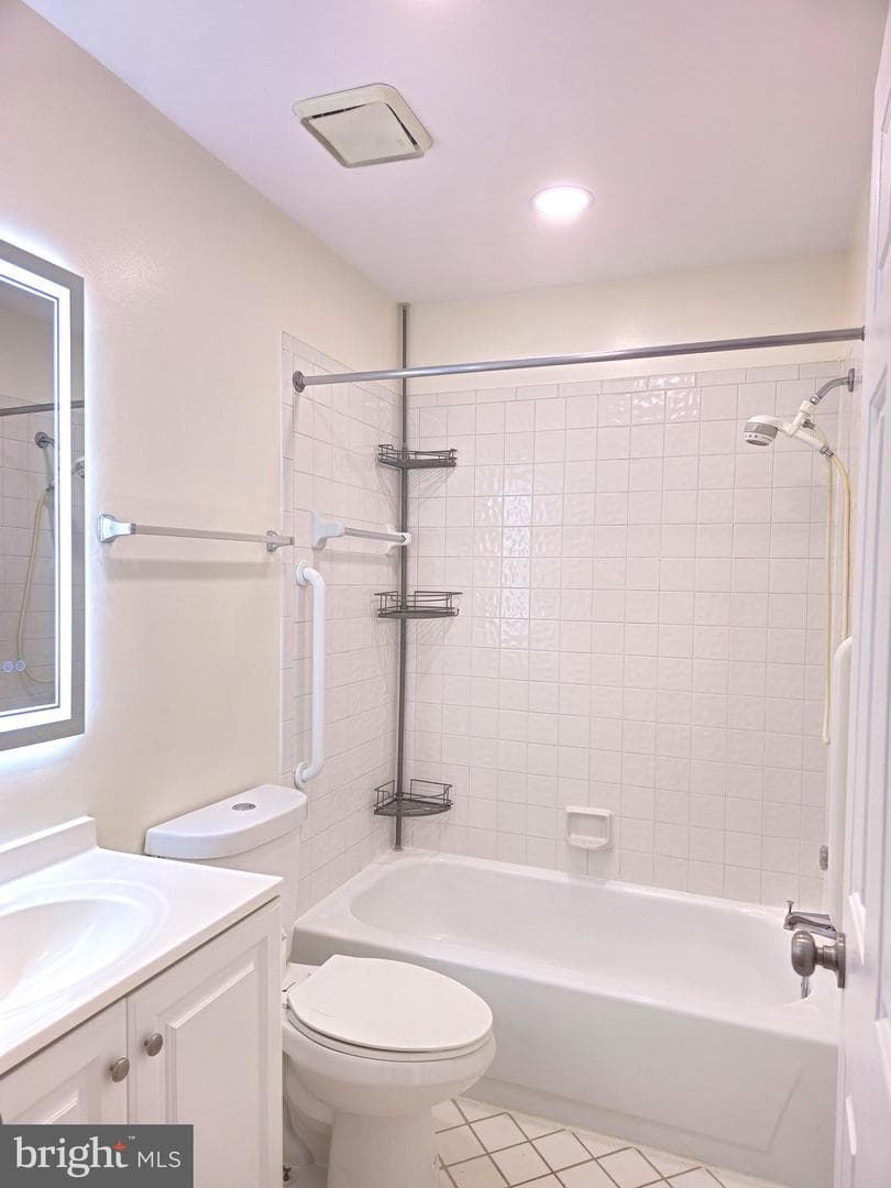 4507 Highland Green Court photo 11
