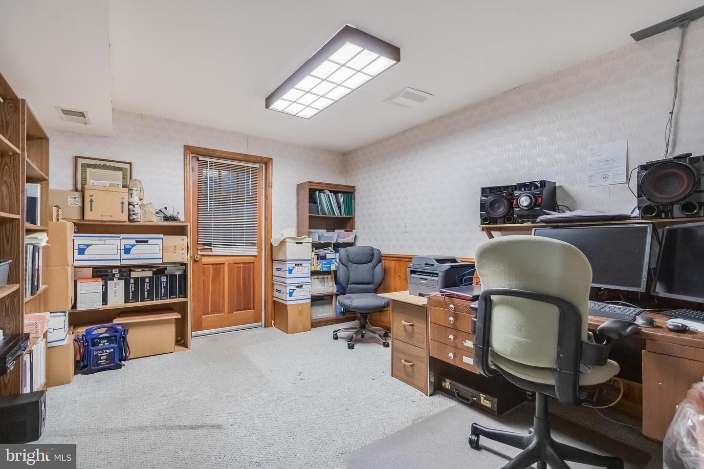 10500 Linfield Street photo 33