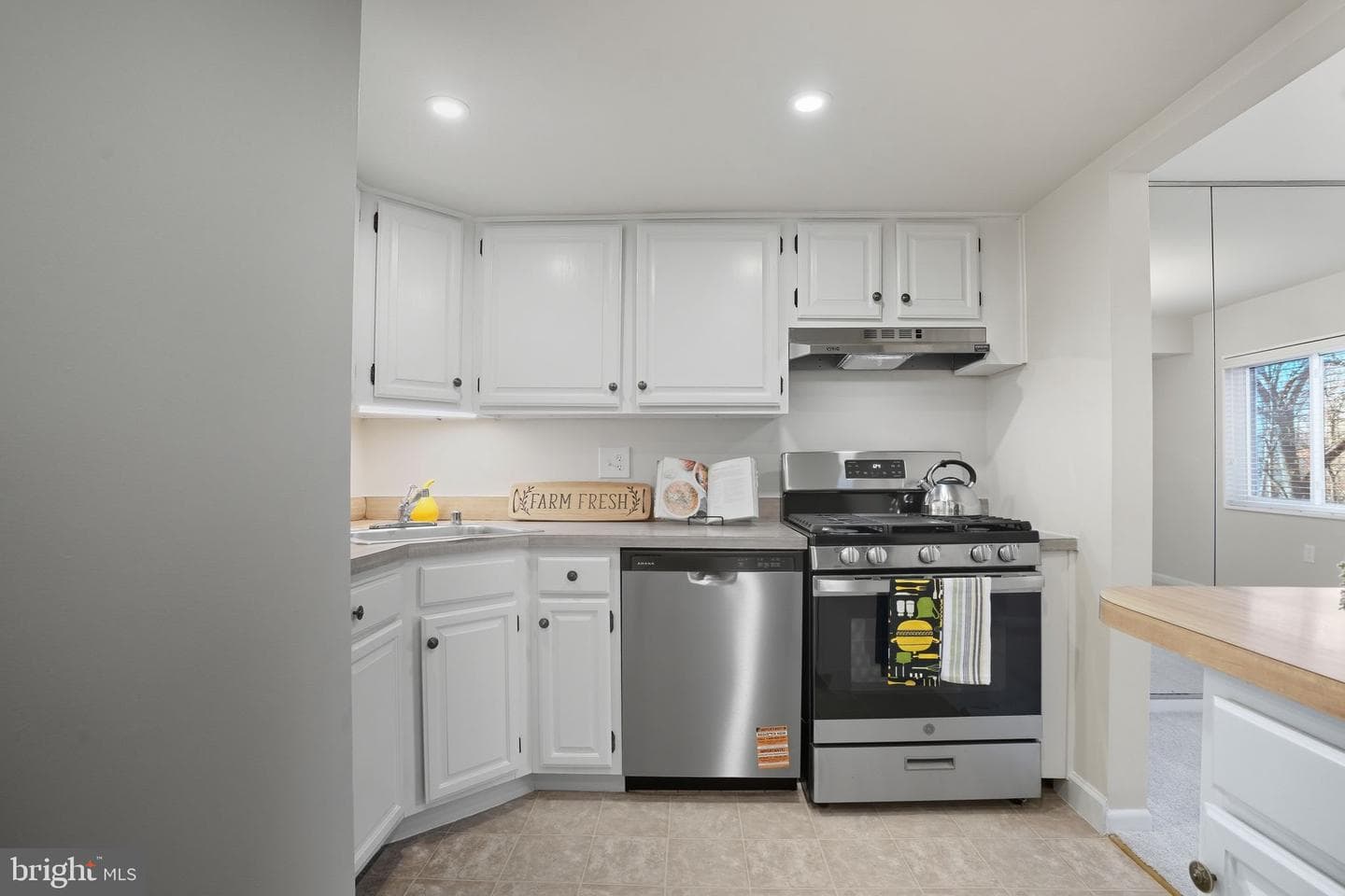 1552 Northgate Square #12b photo 6