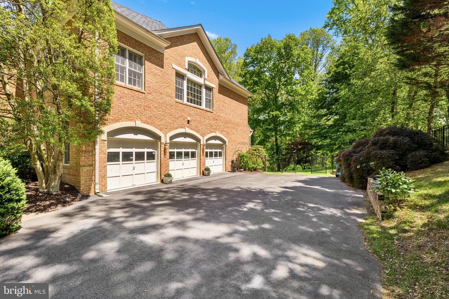 897 Chinquapin Road photo 3