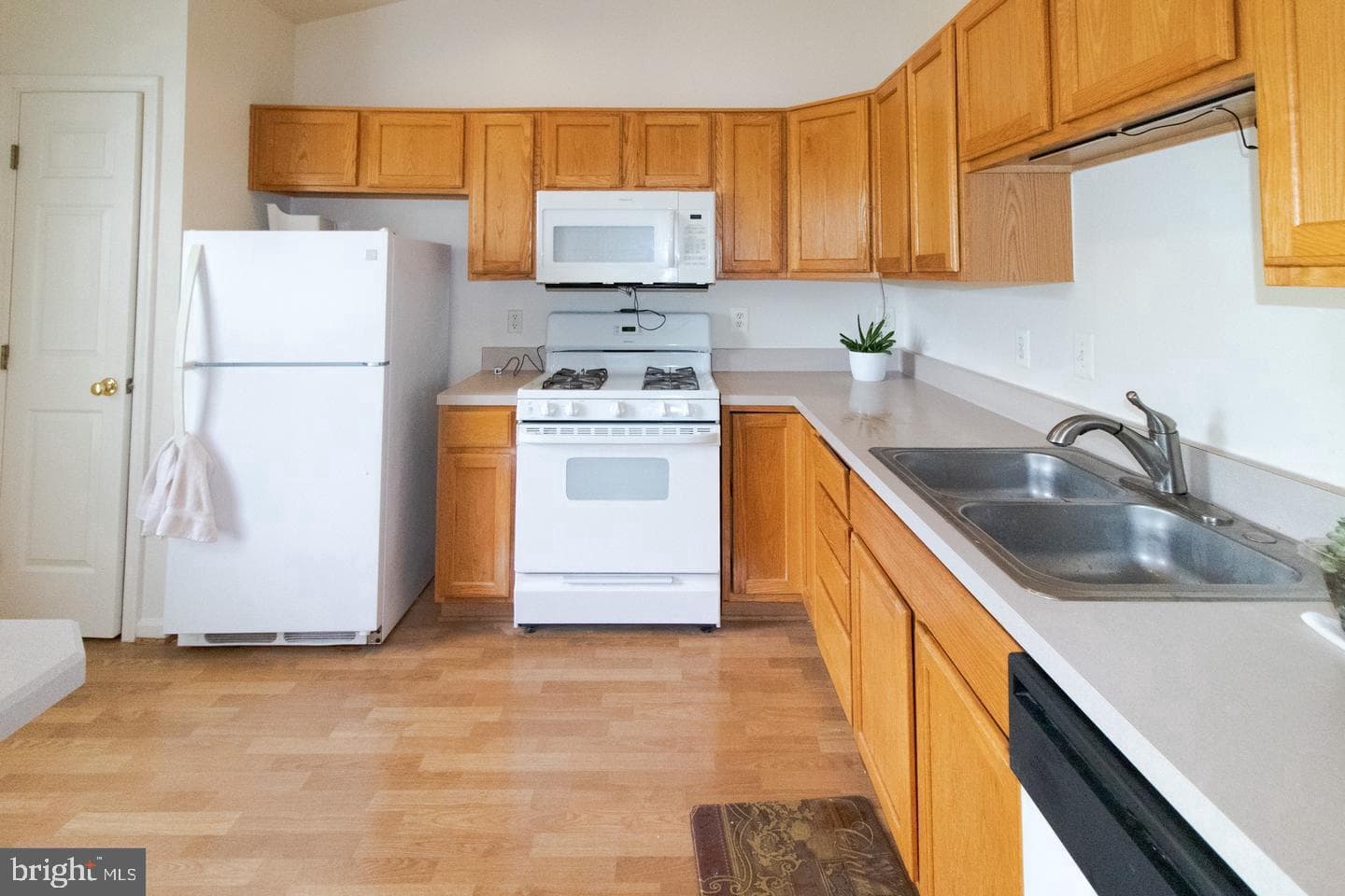 7505 Calderon Court #j photo 14