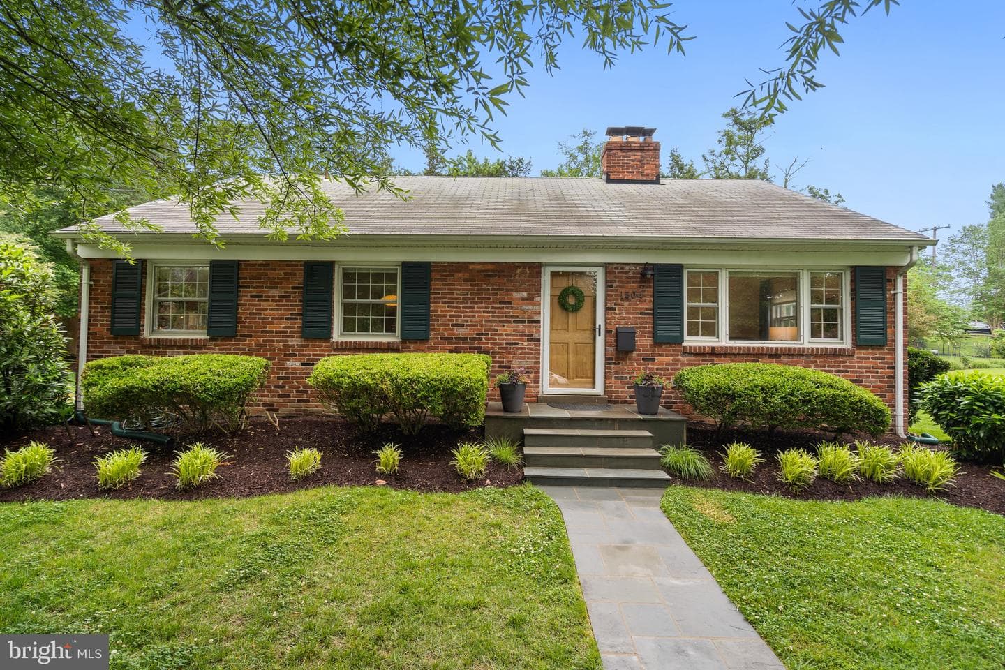 1504 Dare Court photo 2